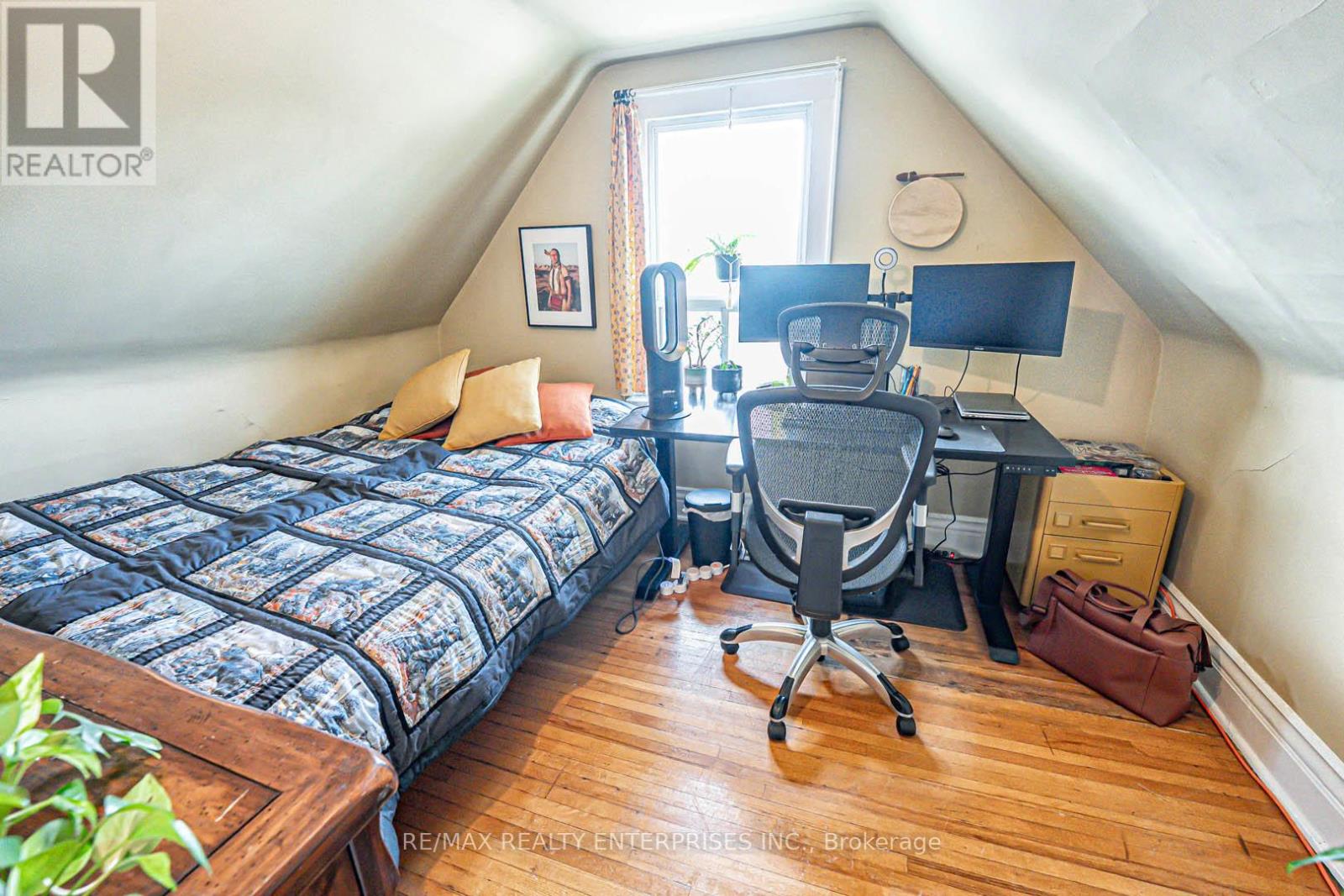 914 Dovercourt Road Property Photo 22