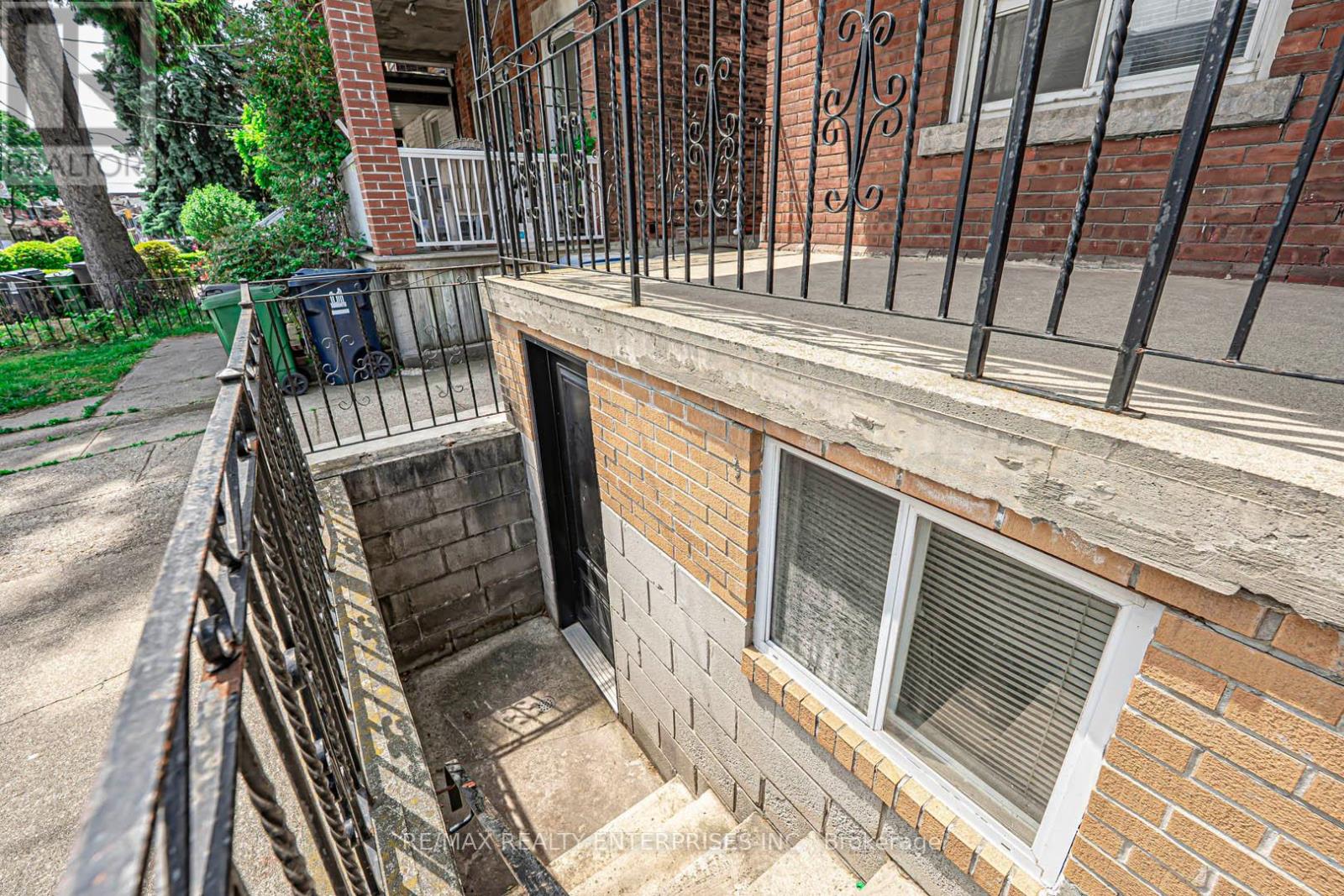 914 Dovercourt Road Property Photo 25