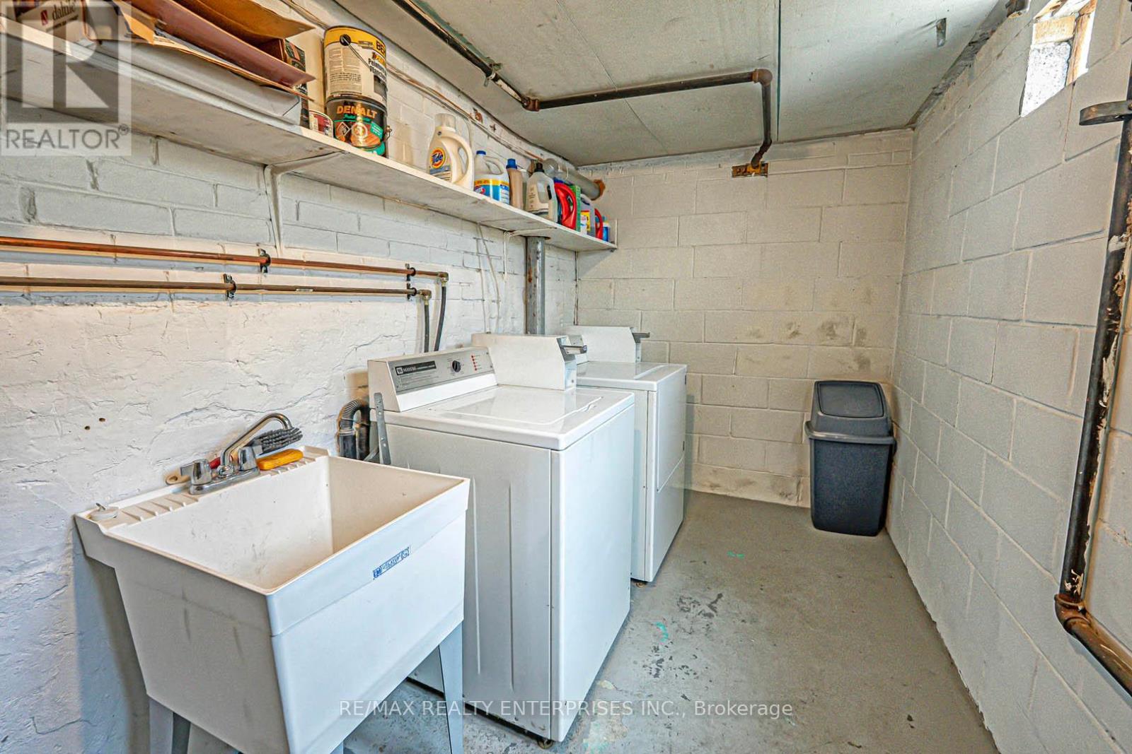 914 Dovercourt Road Property Photo 26