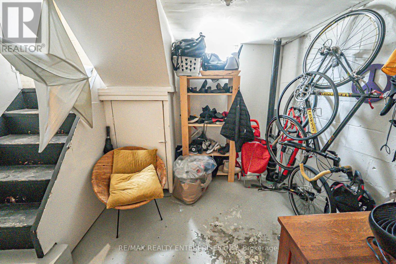 914 Dovercourt Road Property Photo 30