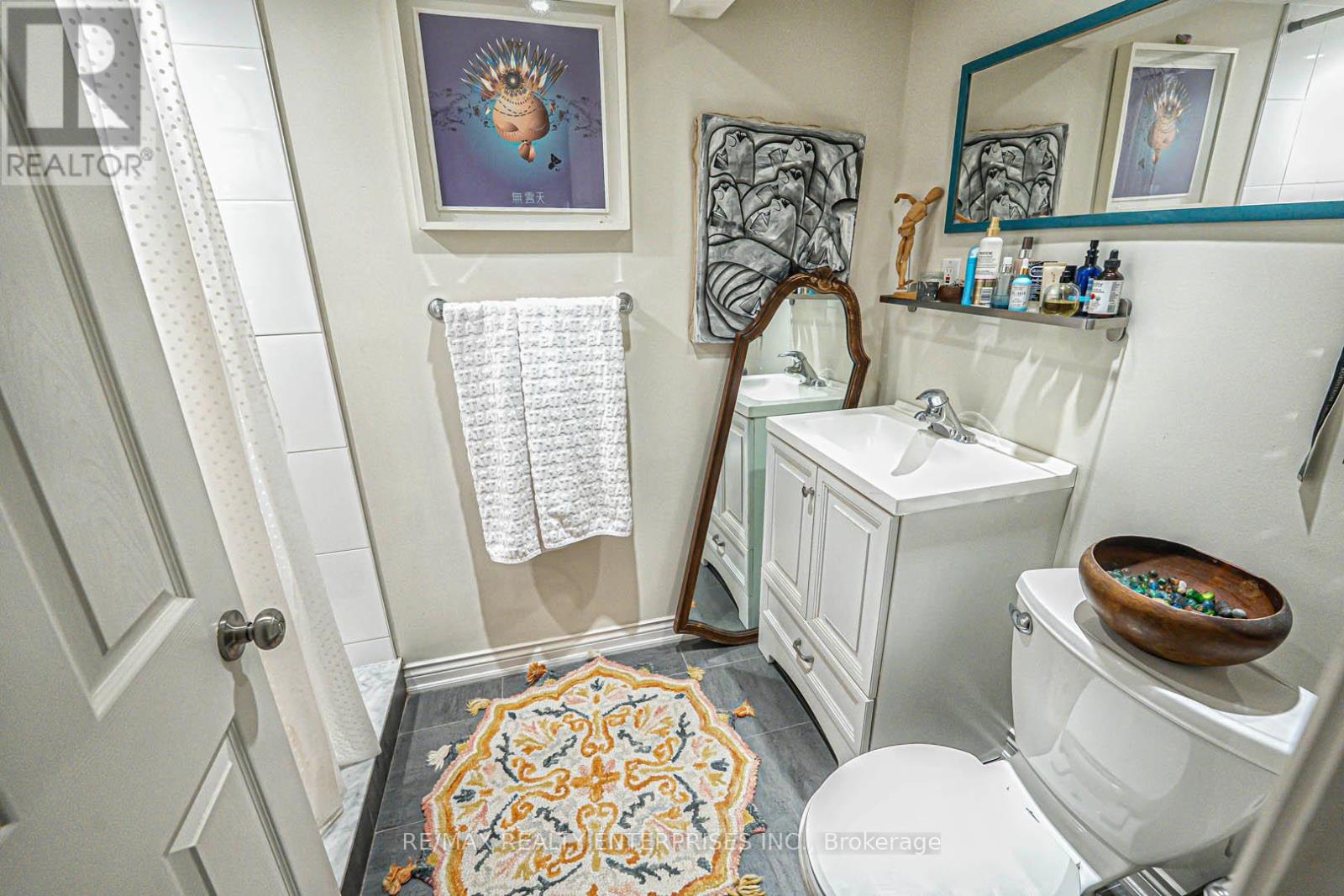 914 Dovercourt Road Property Photo 40