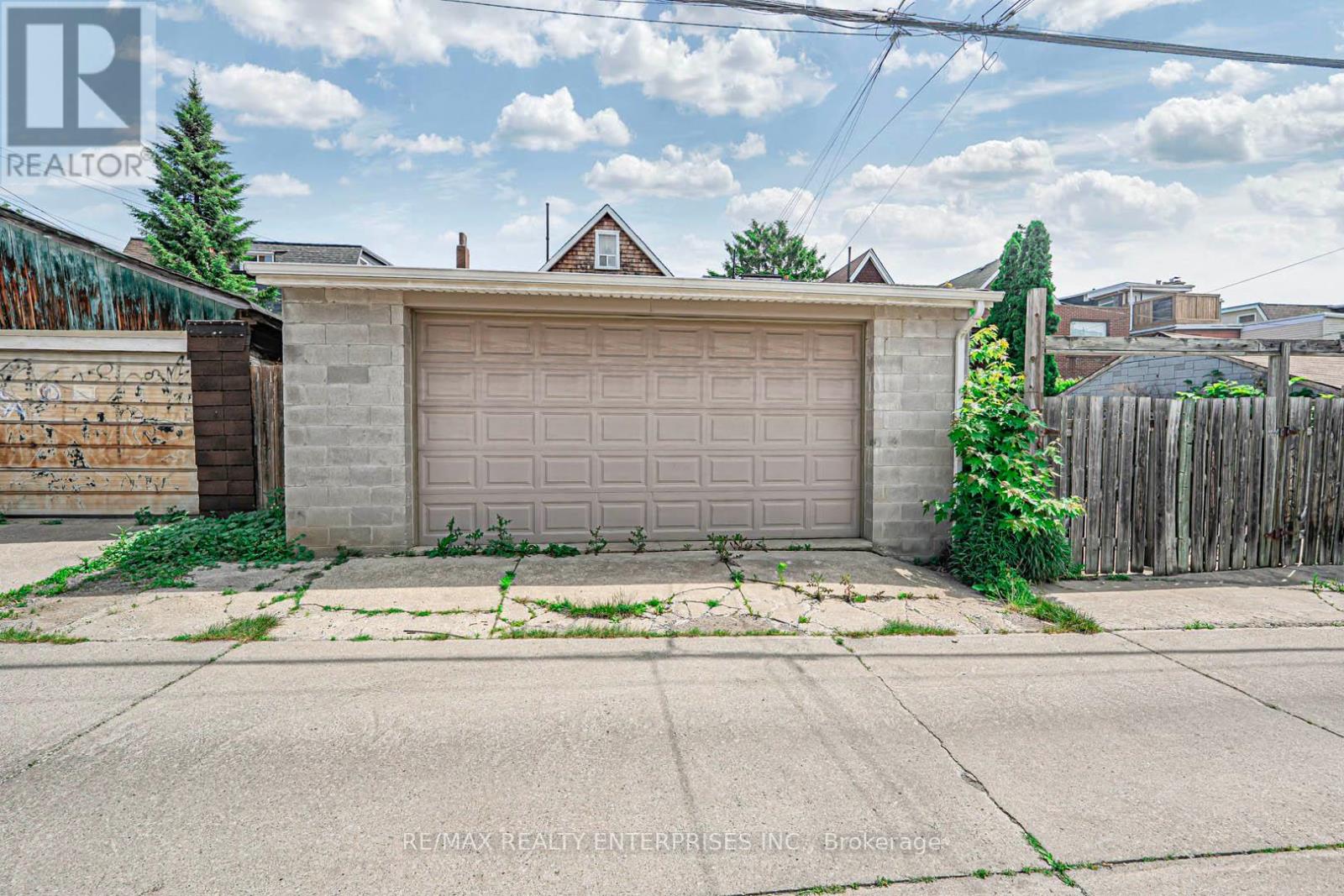 914 Dovercourt Road Property Photo 46