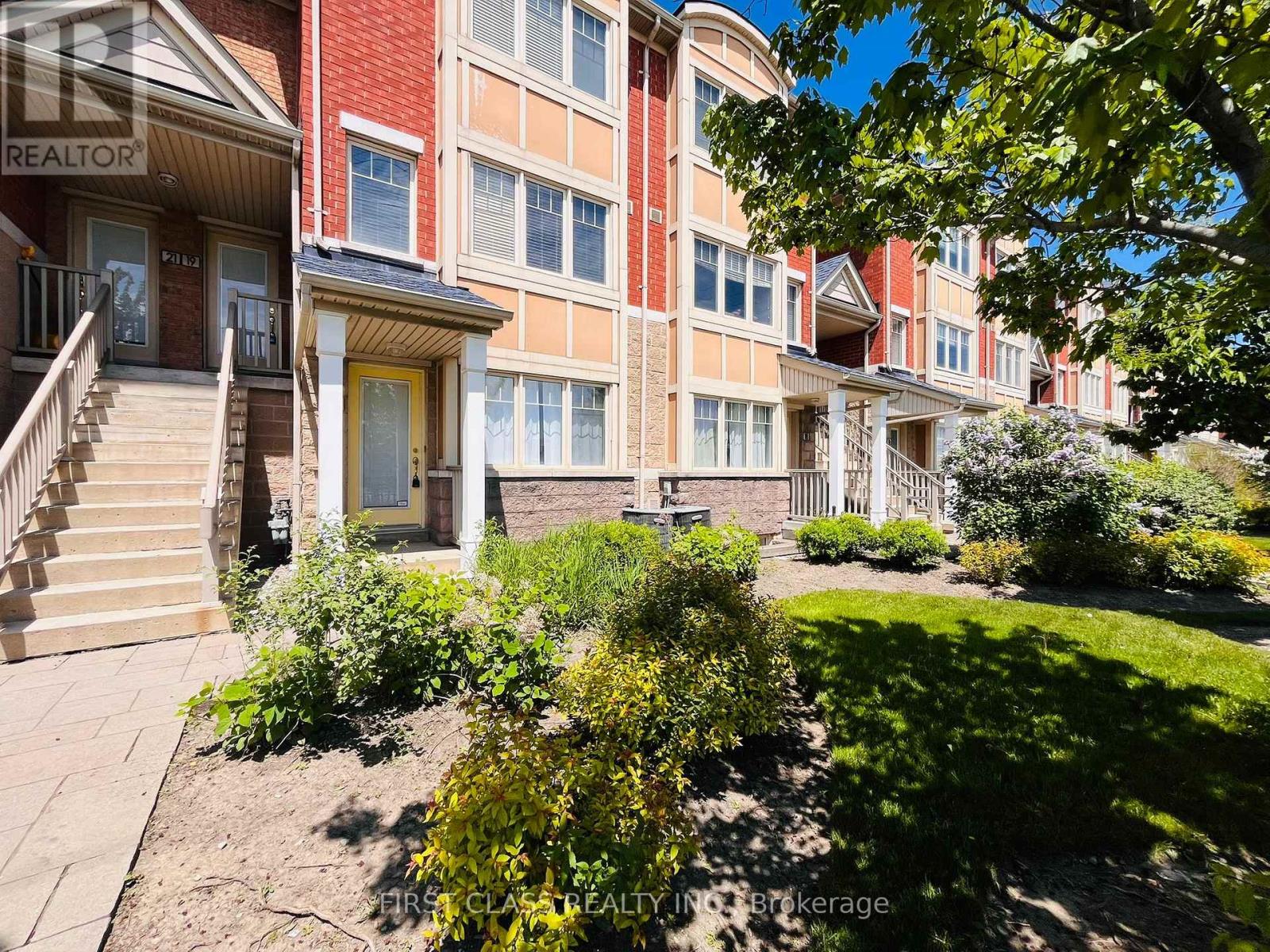 20 - 3985 Eglinton Avenue W Property Photo 1