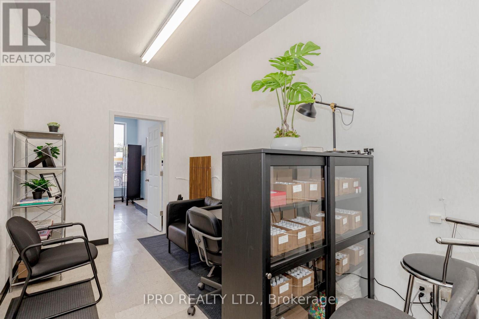 846 Wilson Avenue Property Photo 7