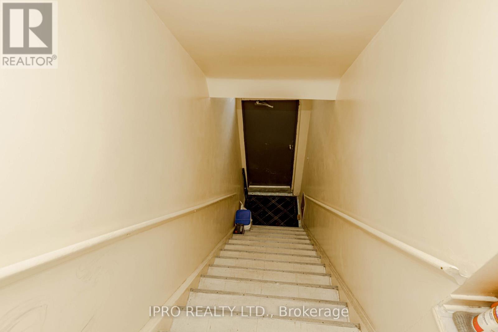 846 Wilson Avenue Property Photo 9