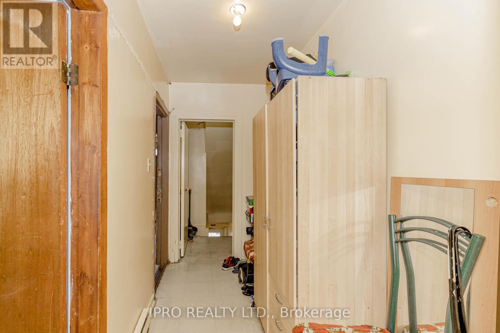 846 Wilson Avenue Property Photo 11