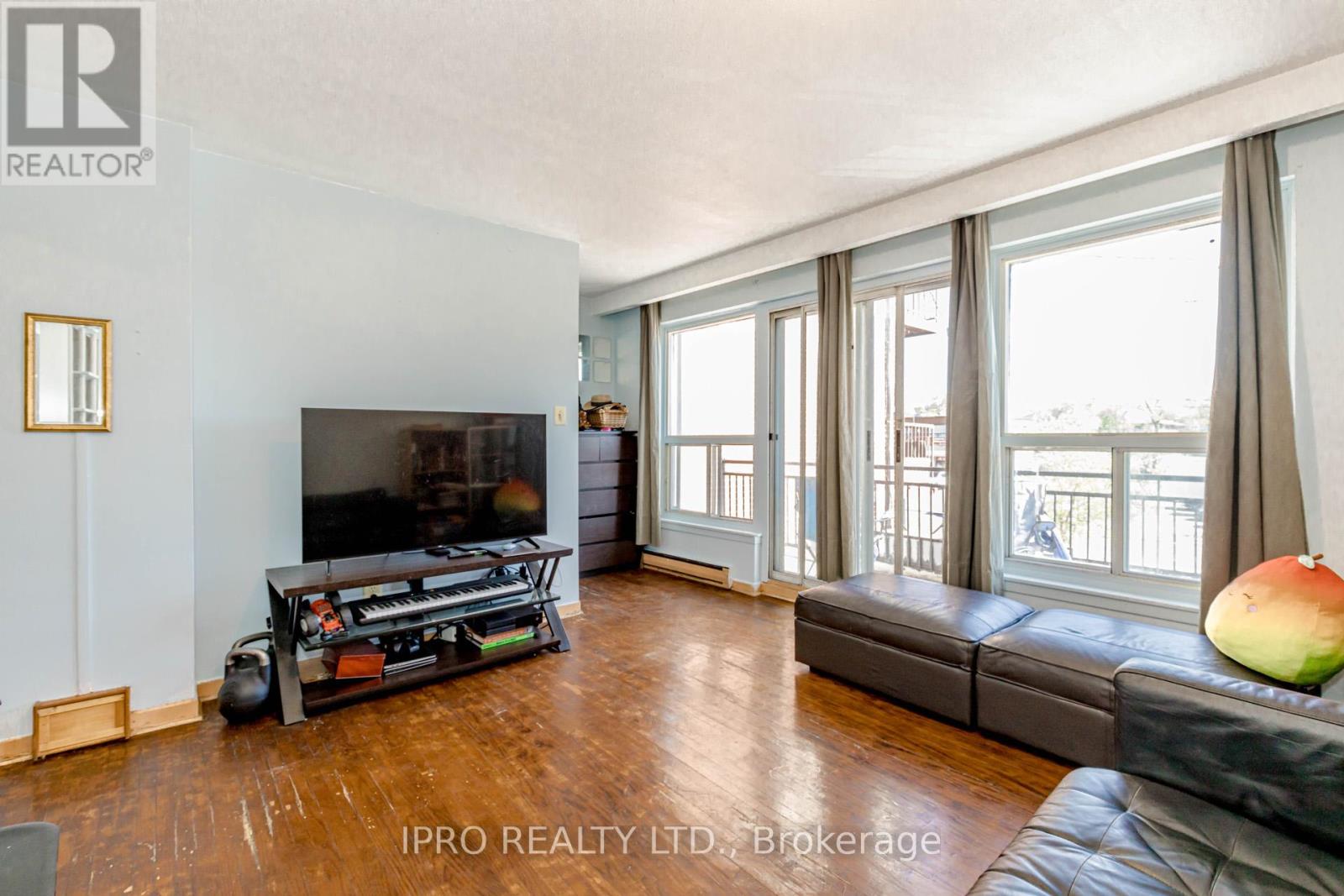 846 Wilson Avenue Property Photo 17