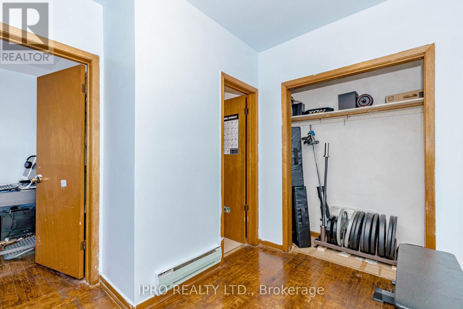 846 Wilson Avenue Property Photo 19