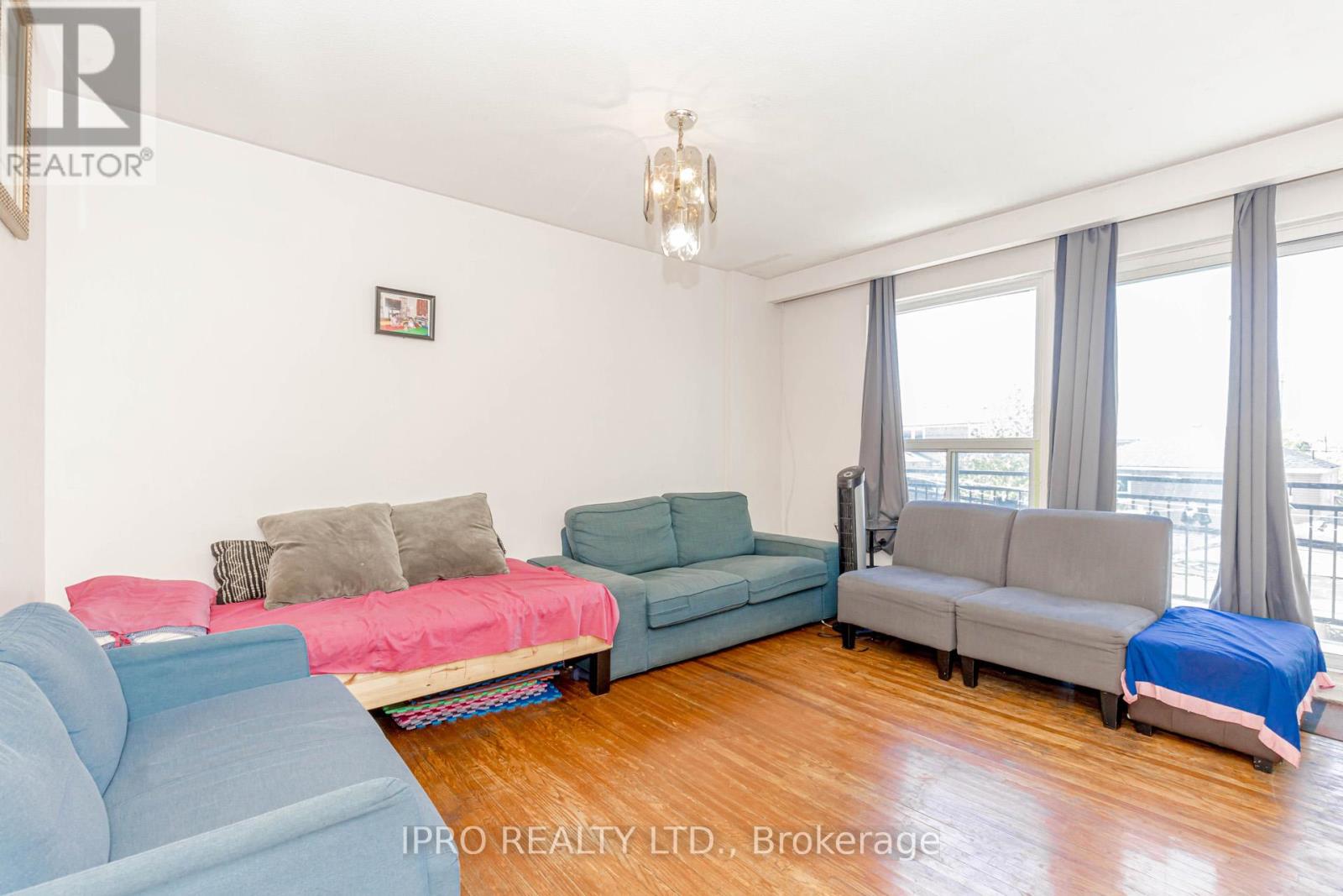 846 Wilson Avenue Property Photo 27