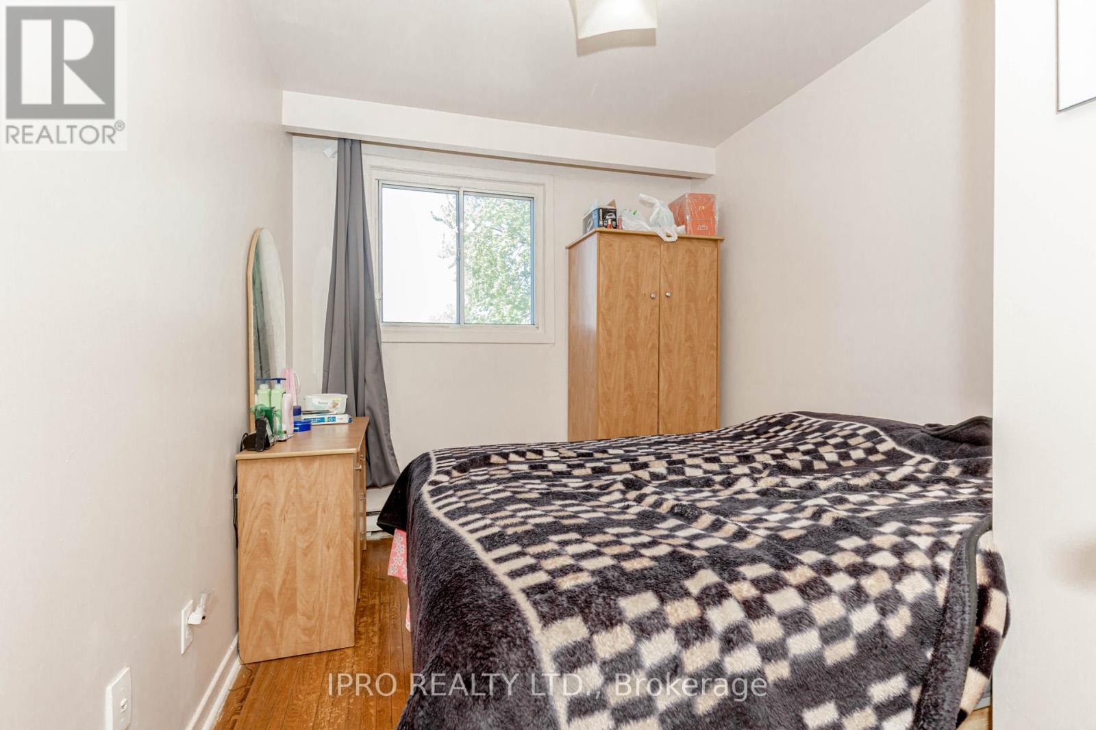 846 Wilson Avenue Property Photo 32