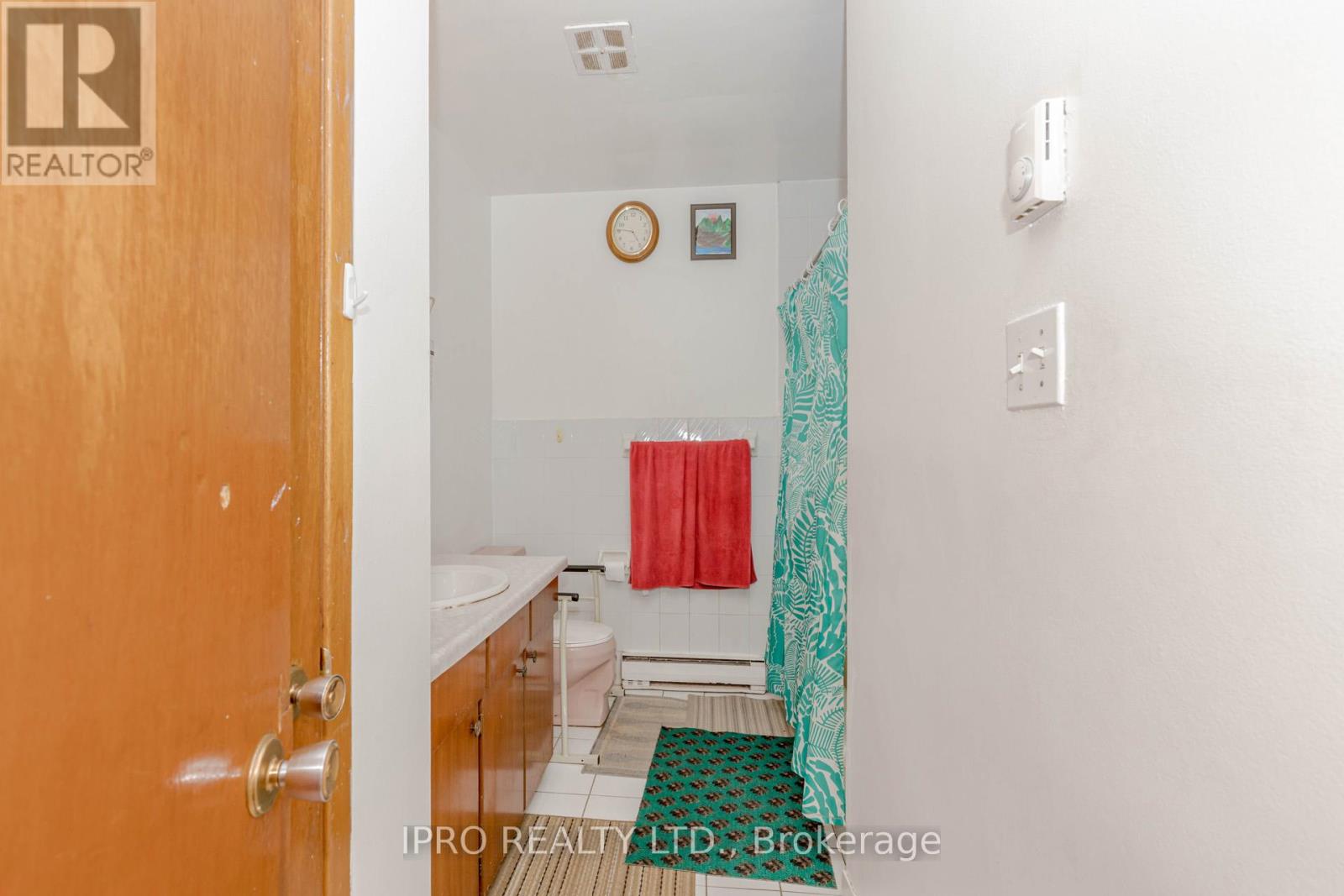 846 Wilson Avenue Property Photo 33