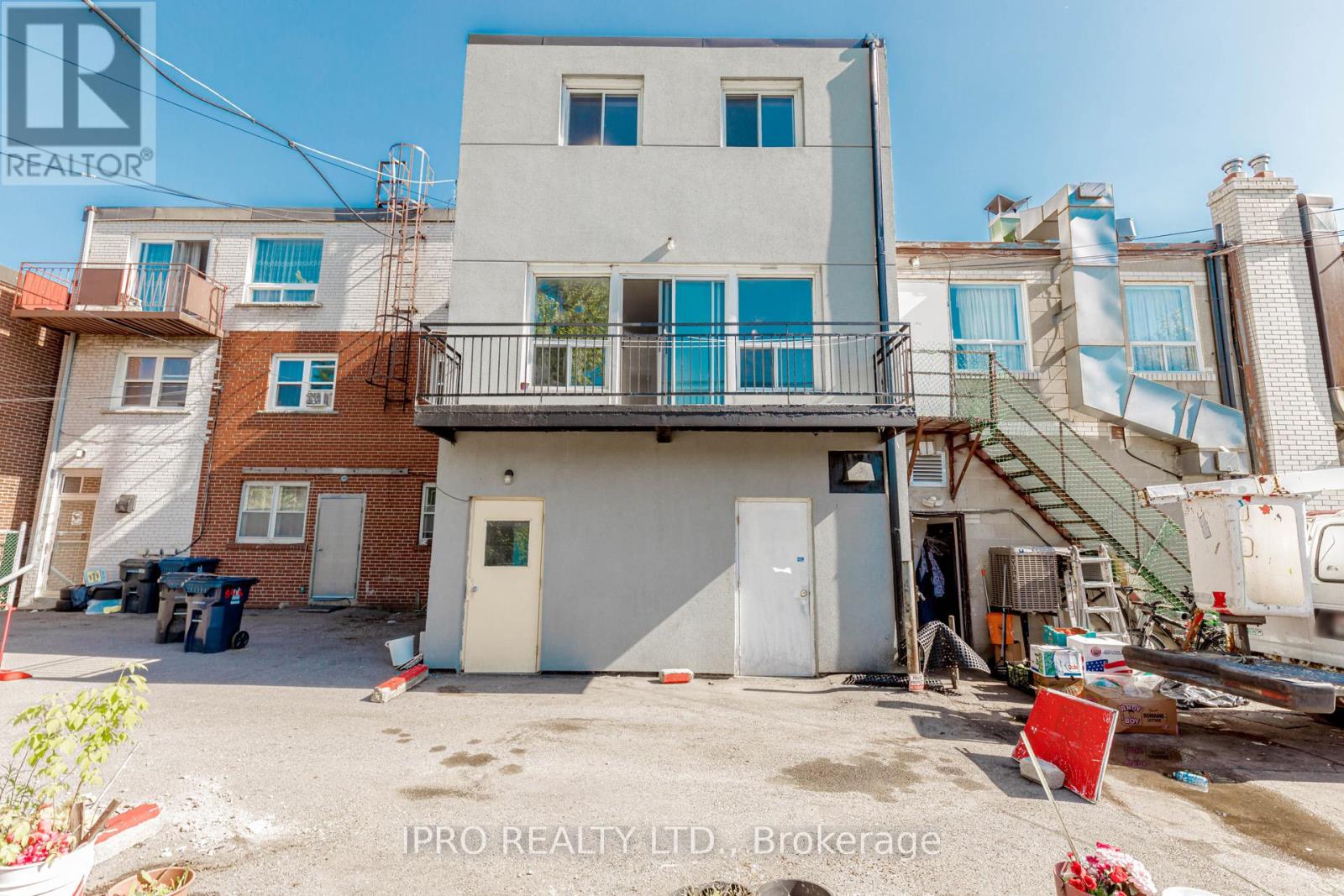 846 Wilson Avenue Property Photo 34