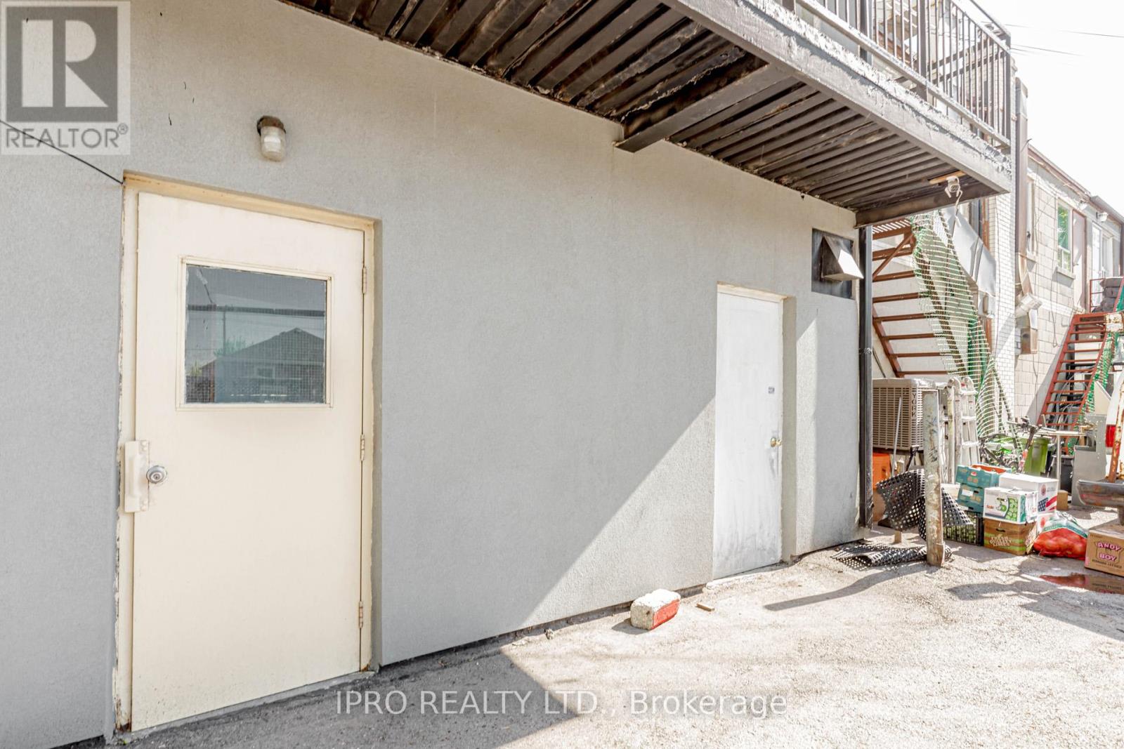 846 Wilson Avenue Property Photo 35