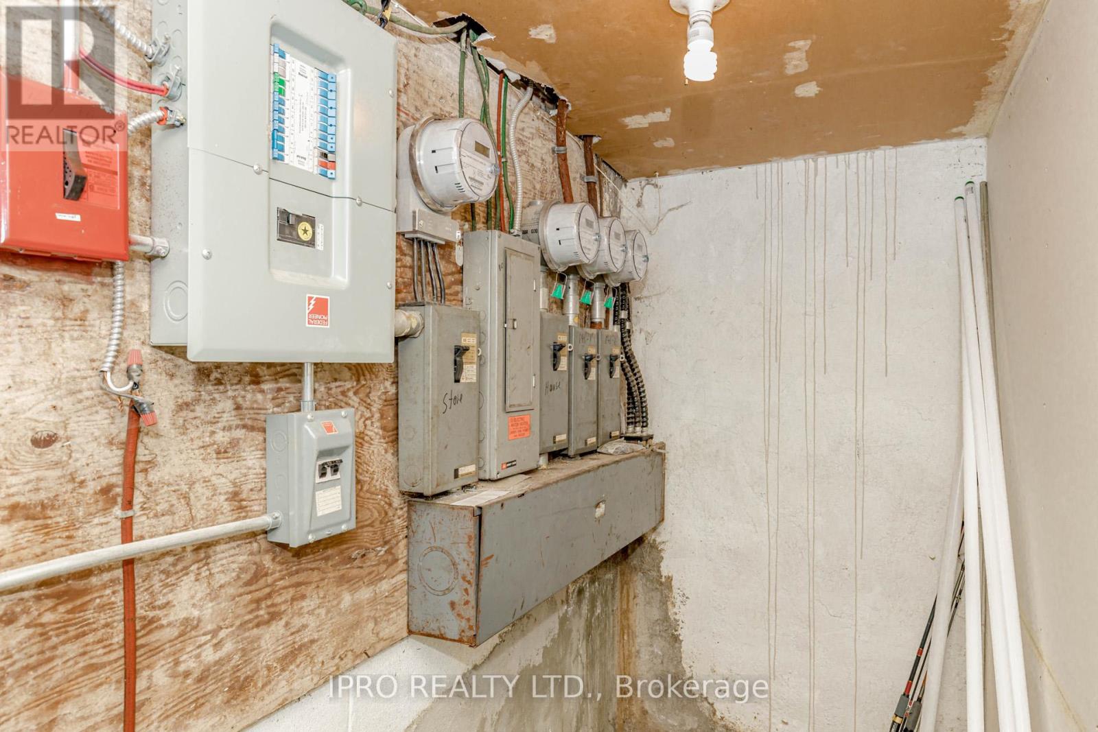 846 Wilson Avenue Property Photo 40