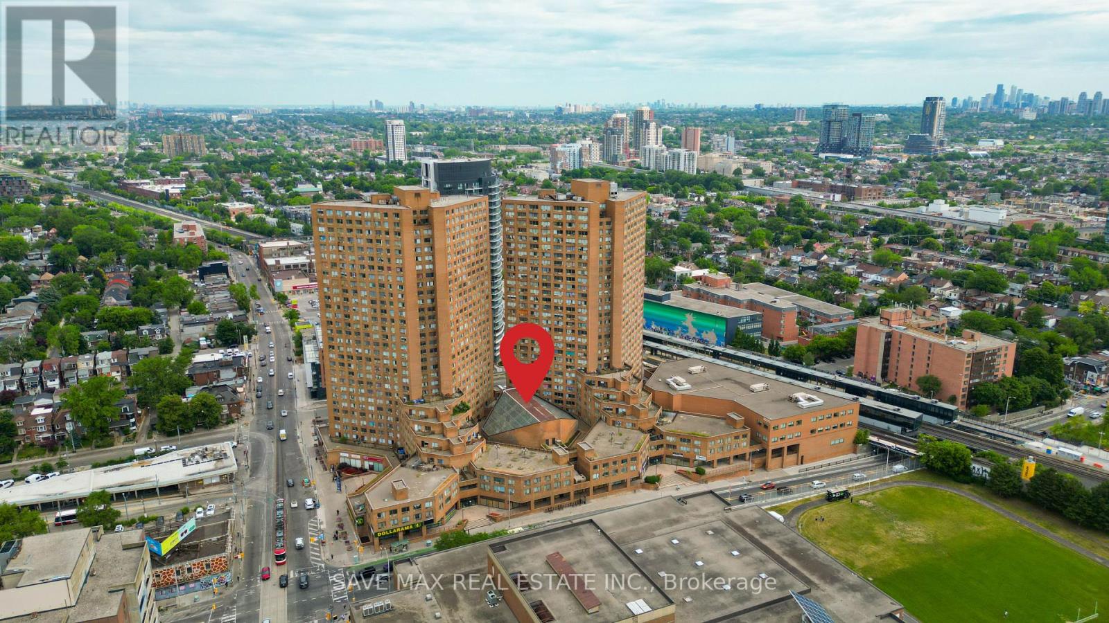 G15 - 2340 Dundas Street W Property Photo 4