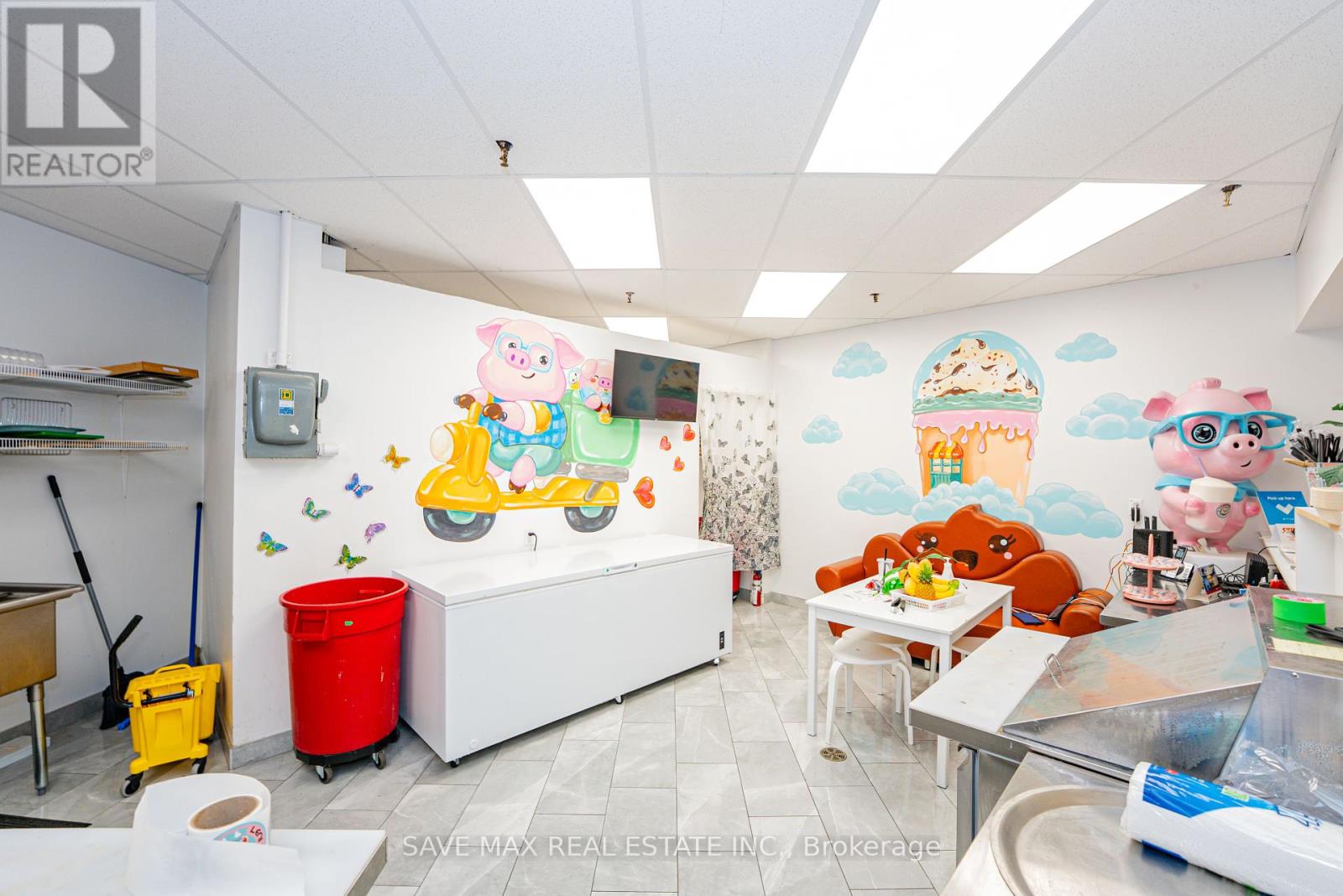 G15 - 2340 Dundas Street W Property Photo 12