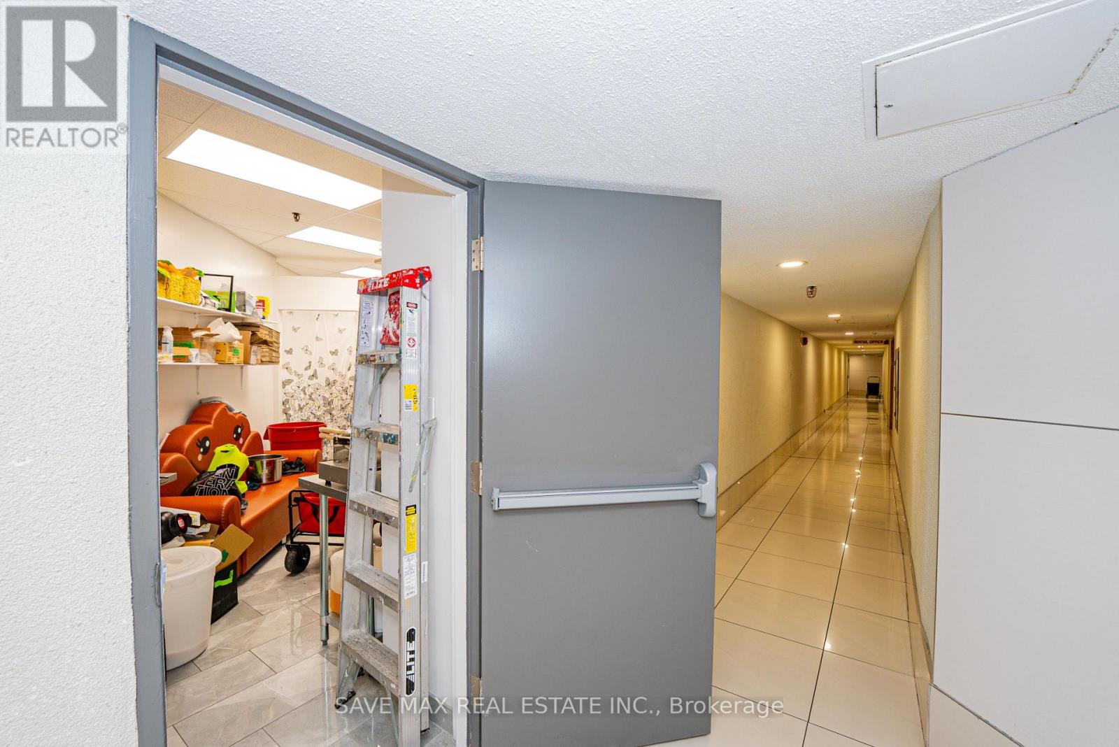 G15 - 2340 Dundas Street W Property Photo 20