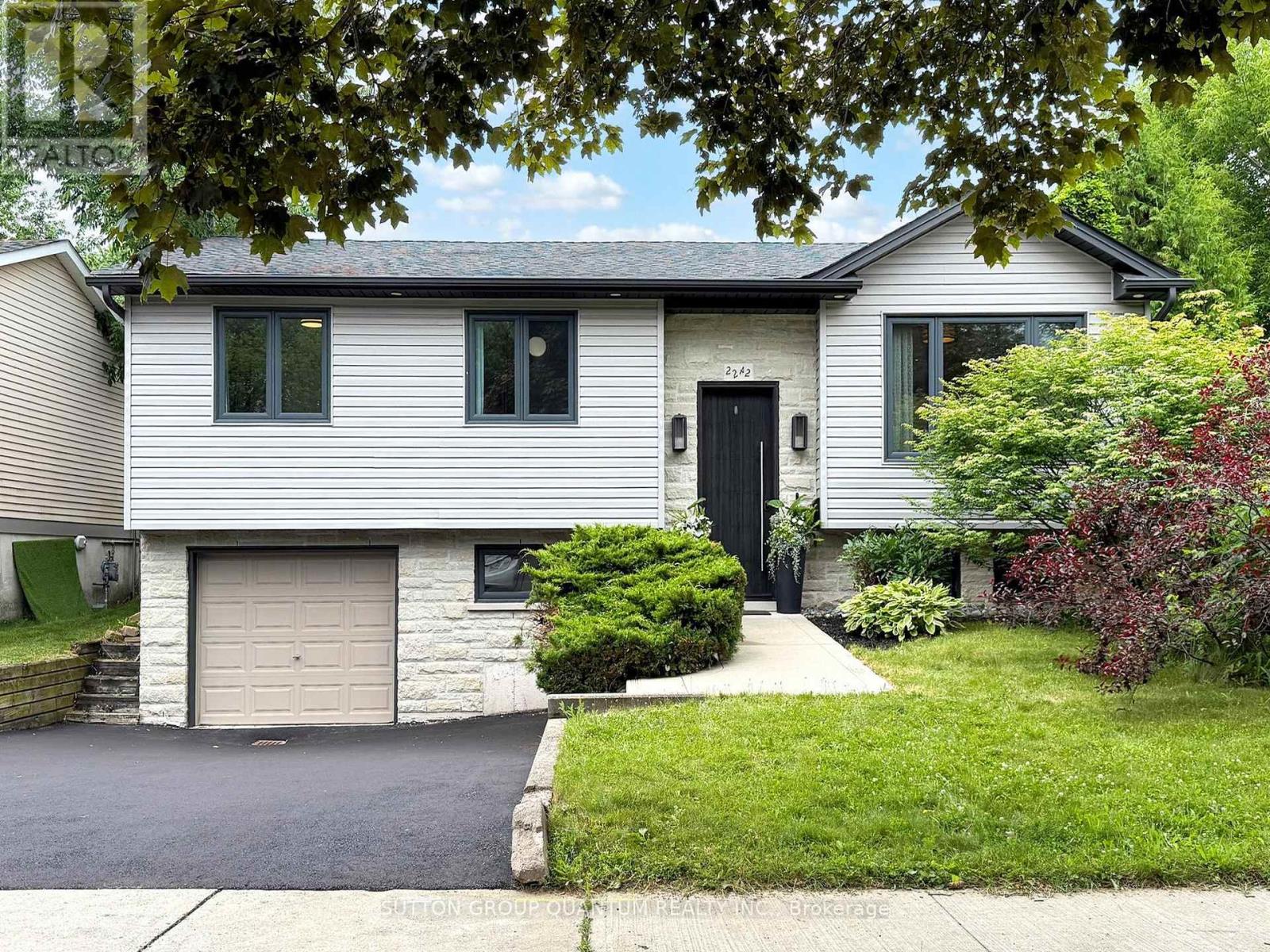 2242 INGERSOLL DRIVE