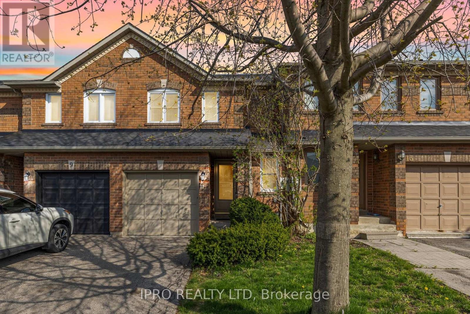 11 Alderbrook Place Property Photo 1