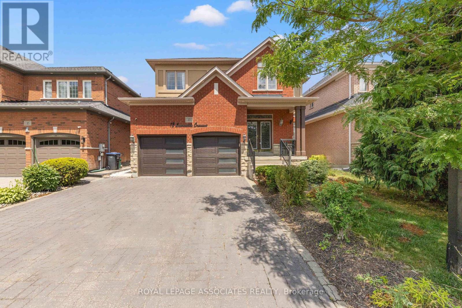 13 Laurentide Crescent Property Photo 1
