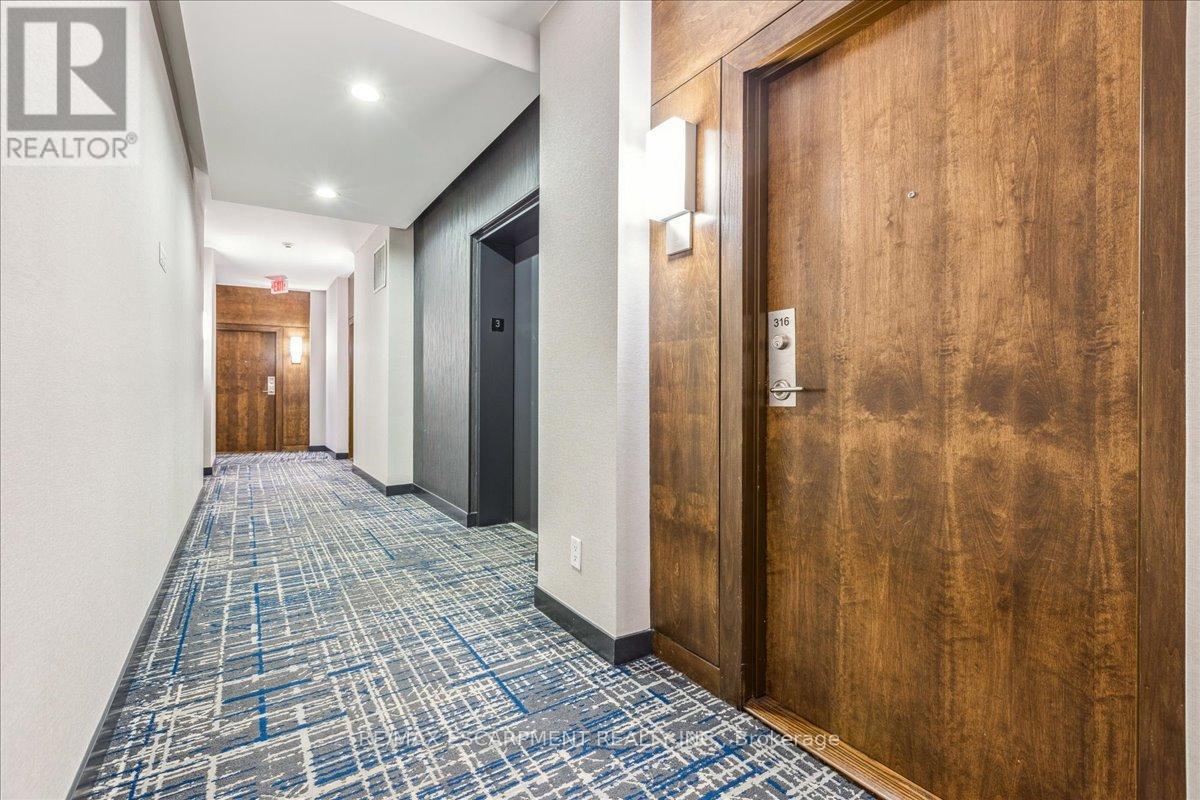 1 Hurontario Street #316 Property Photo 6