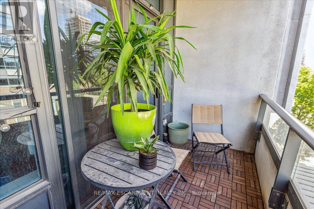 1 Hurontario Street #316 Property Photo 16