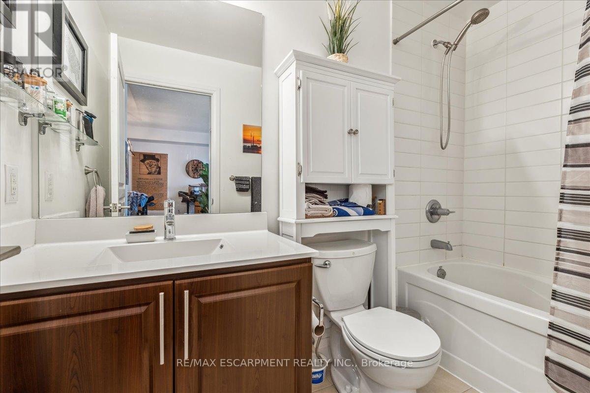 1 Hurontario Street #316 Property Photo 18