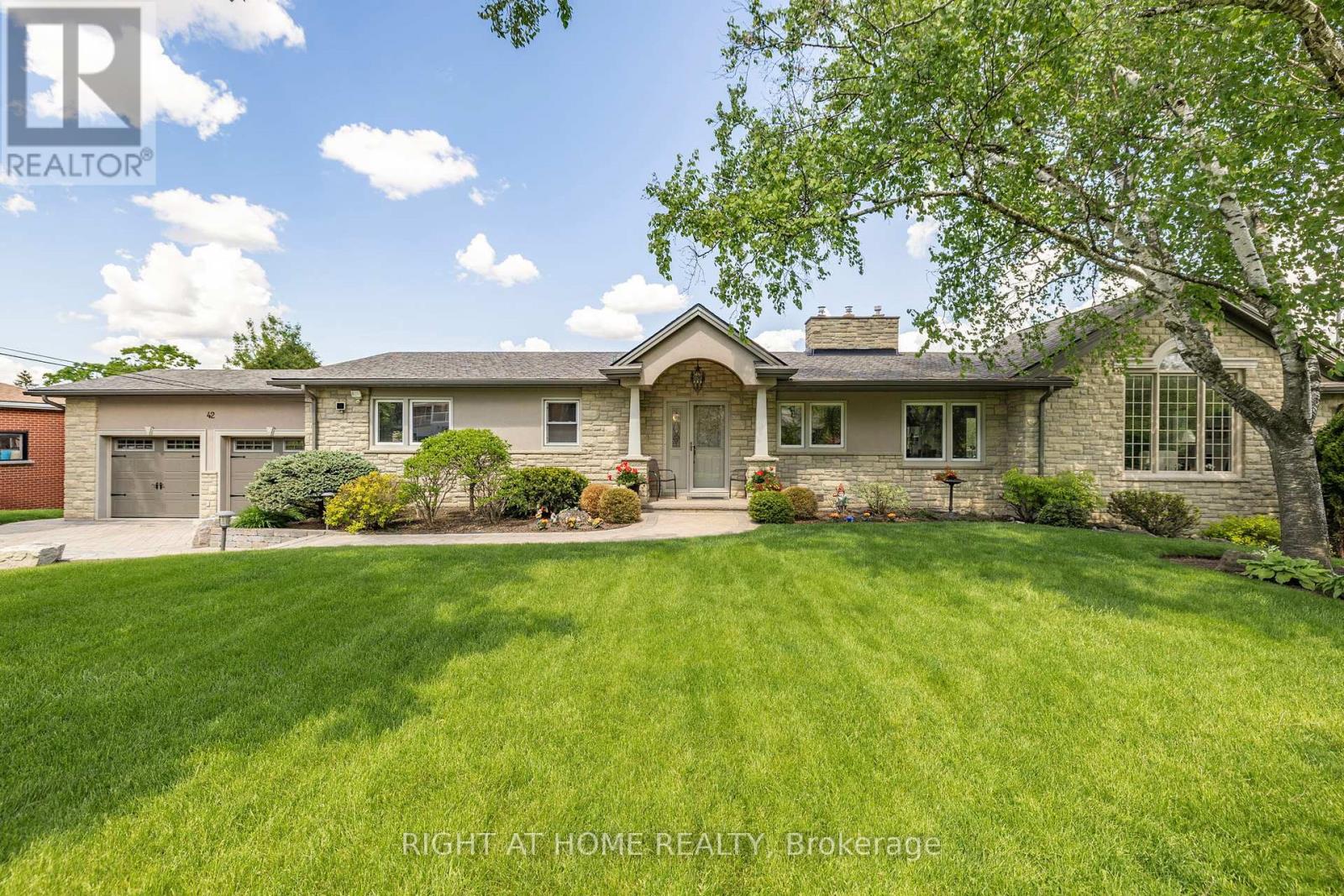 42 Valleyview Road Property Photo 1
