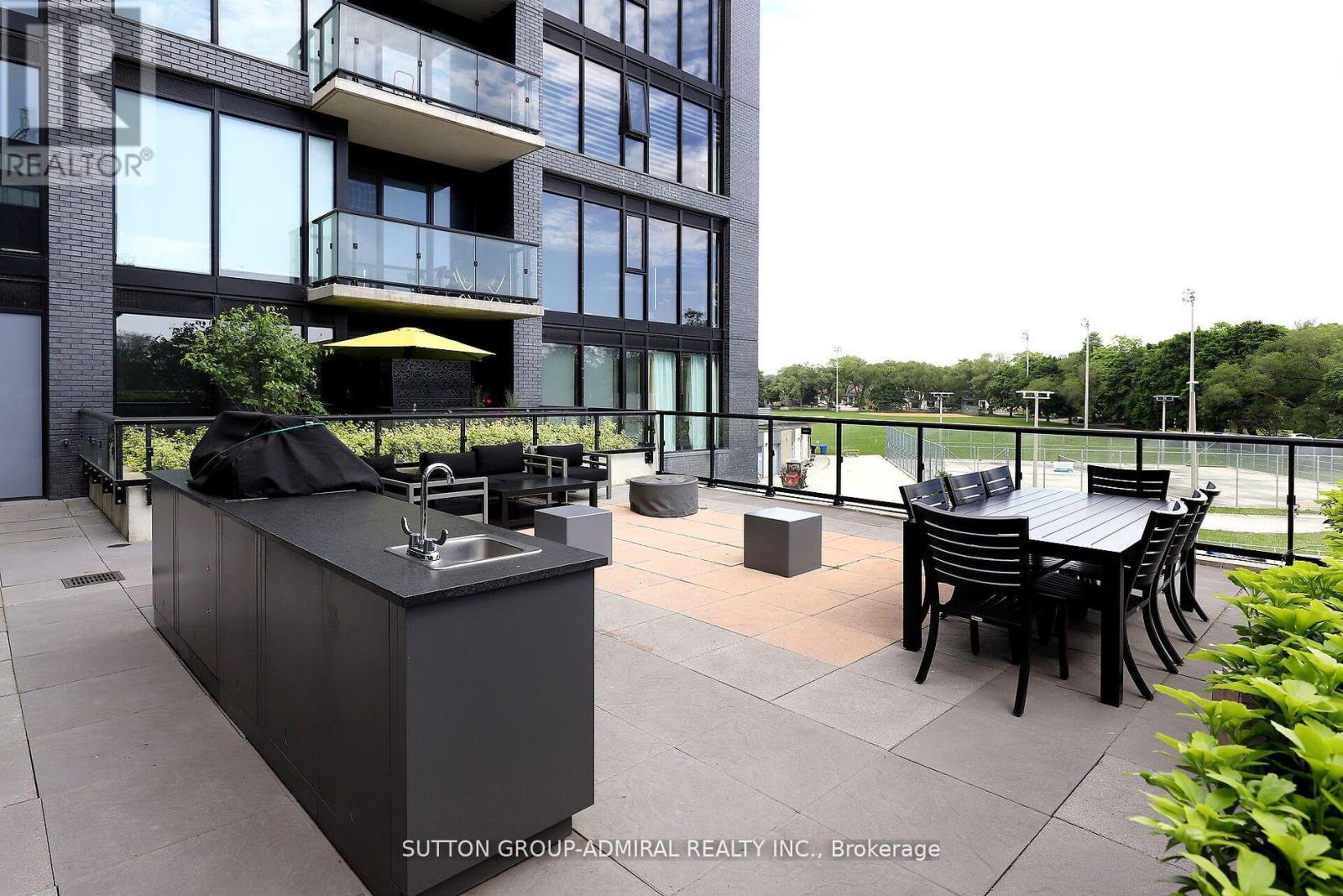 323 - 7 Smith Crescent Property Photo 22