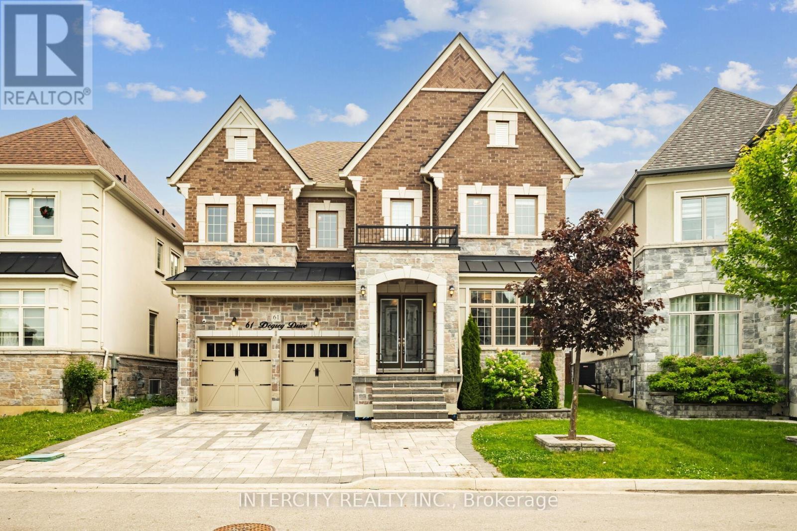 61 Degrey Drive Property Photo 1