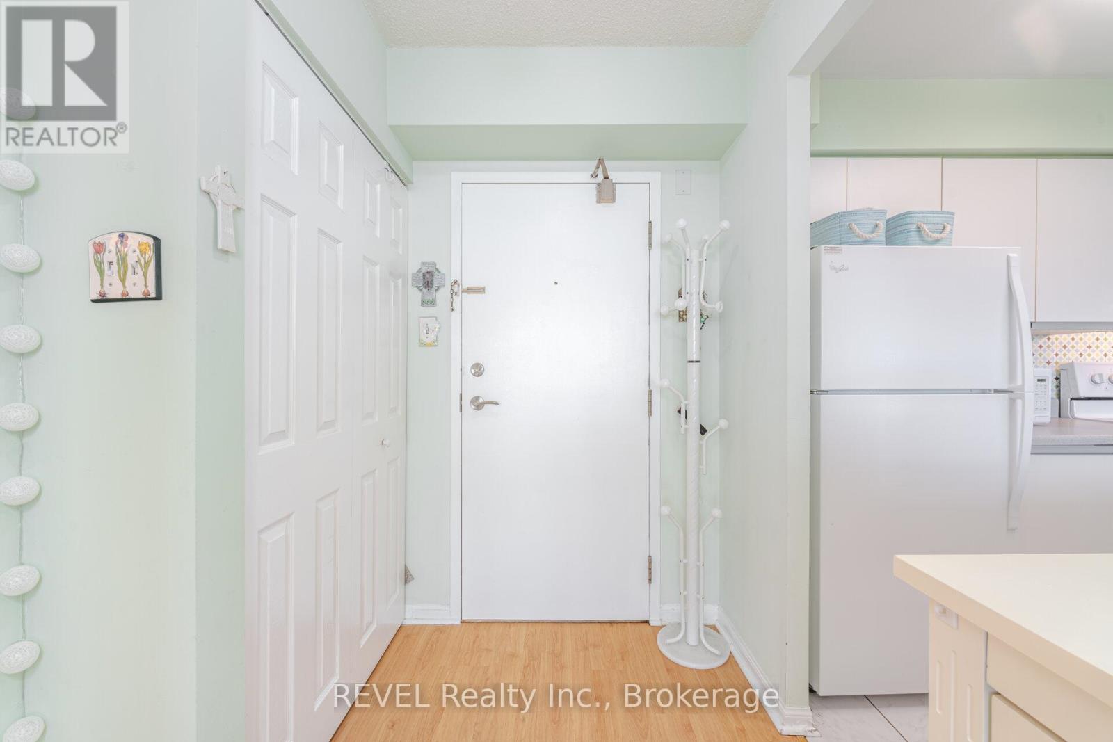 803 - 12 Laurelcrest Street Property Photo 7