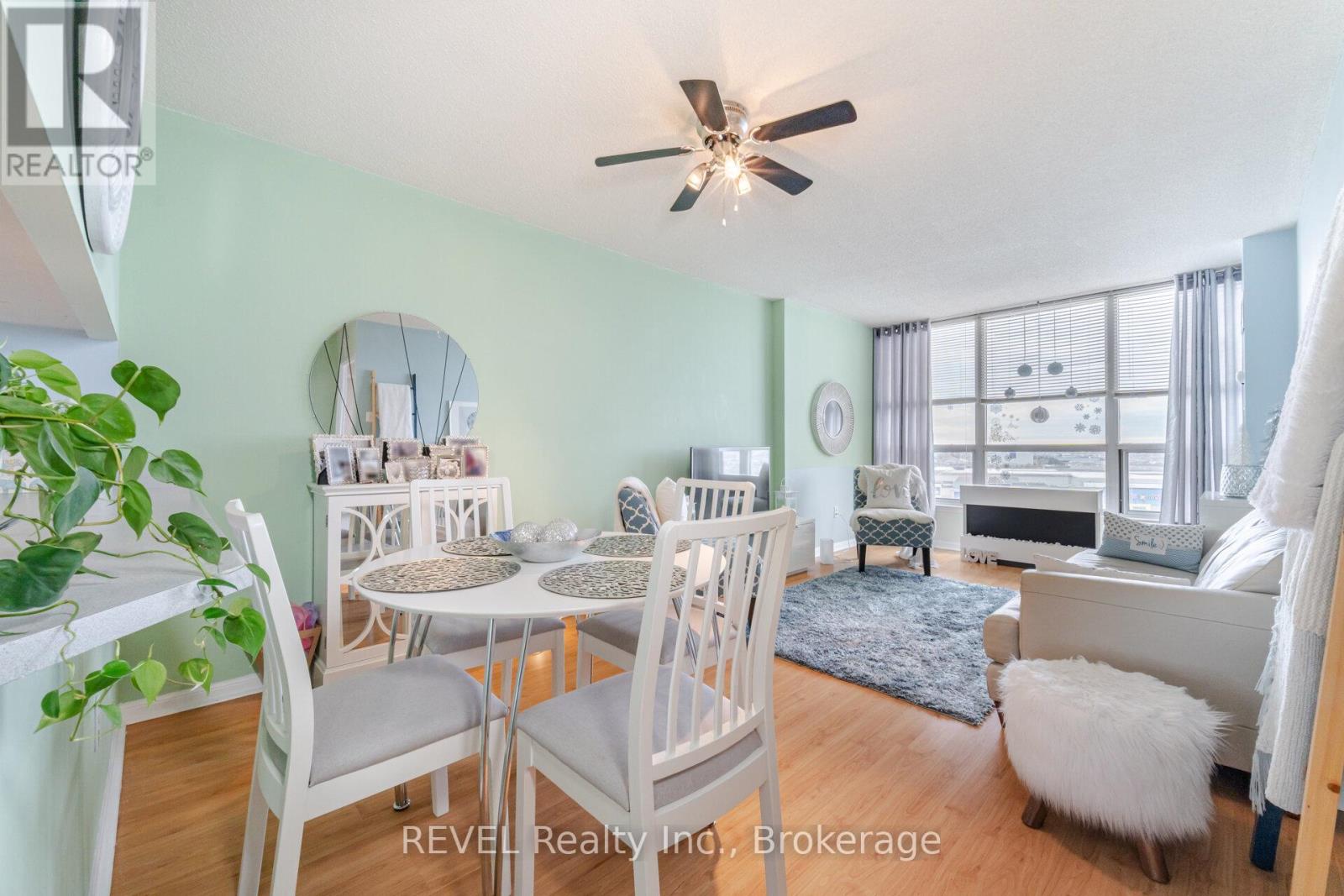 803 - 12 Laurelcrest Street Property Photo 8
