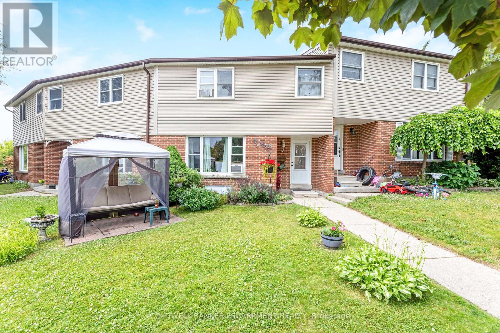 9 Kingham Road Property Photo 1