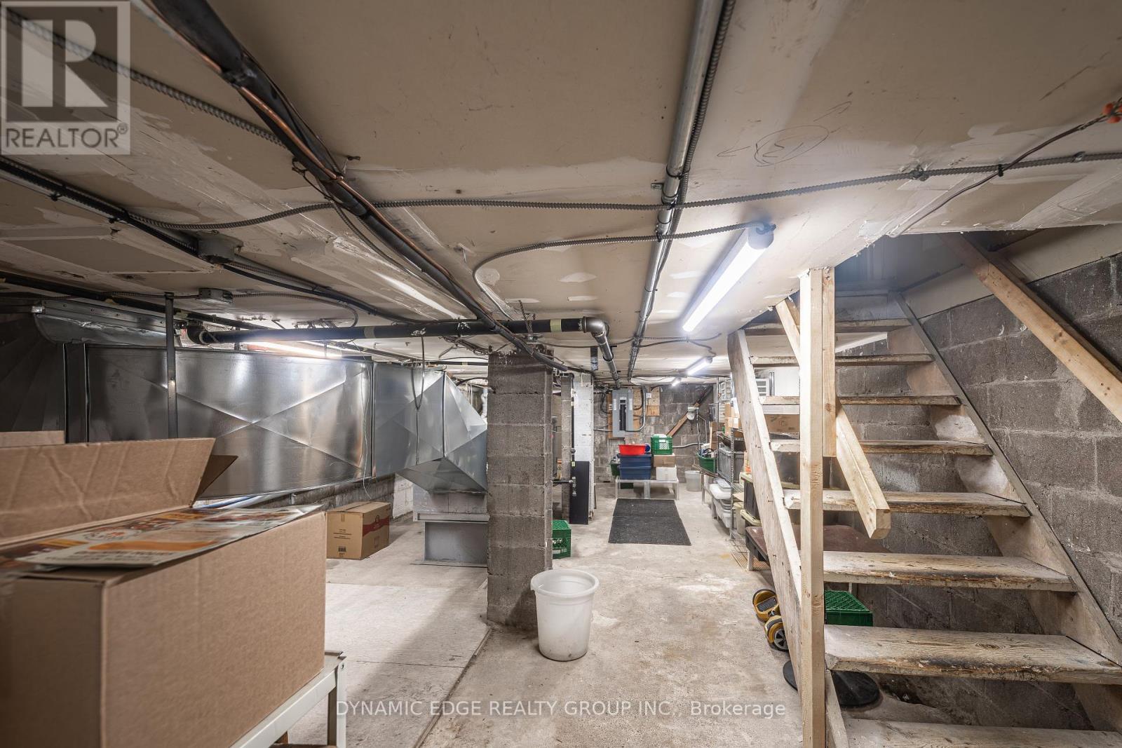 59 Lakeshore Road E Property Photo 20