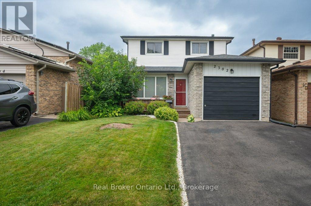 2302 Malcolm Crescent Property Photo 1