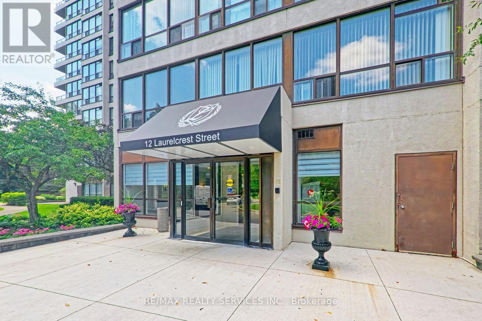 611 - 12 Laurelcrest Street Property Photo 2