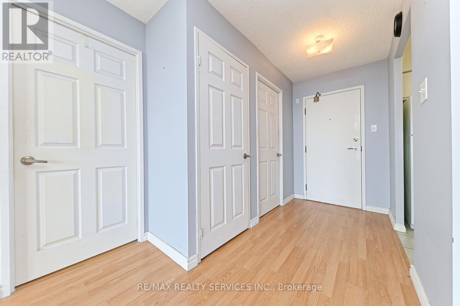 611 - 12 Laurelcrest Street Property Photo 6