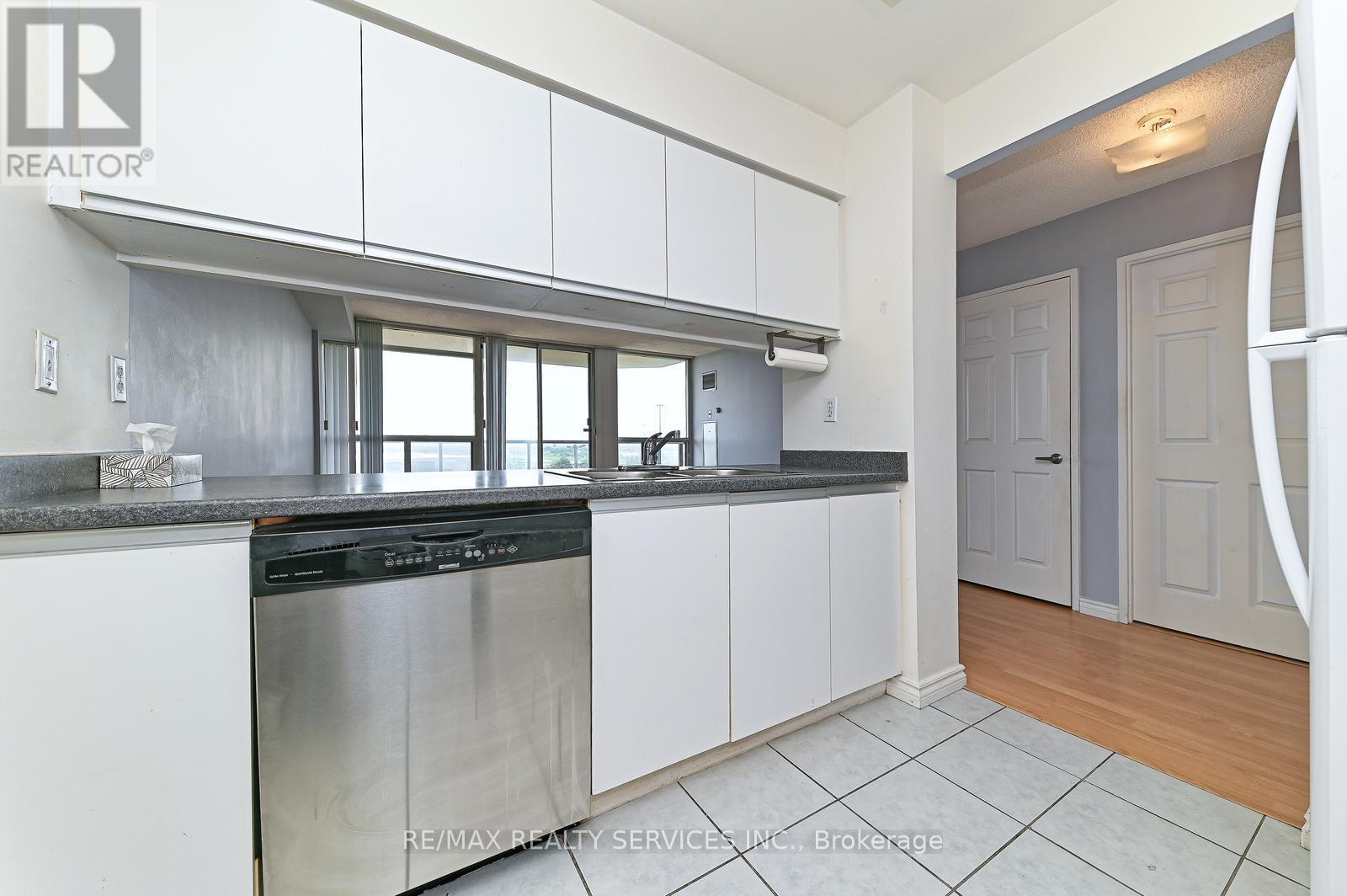 611 - 12 Laurelcrest Street Property Photo 11