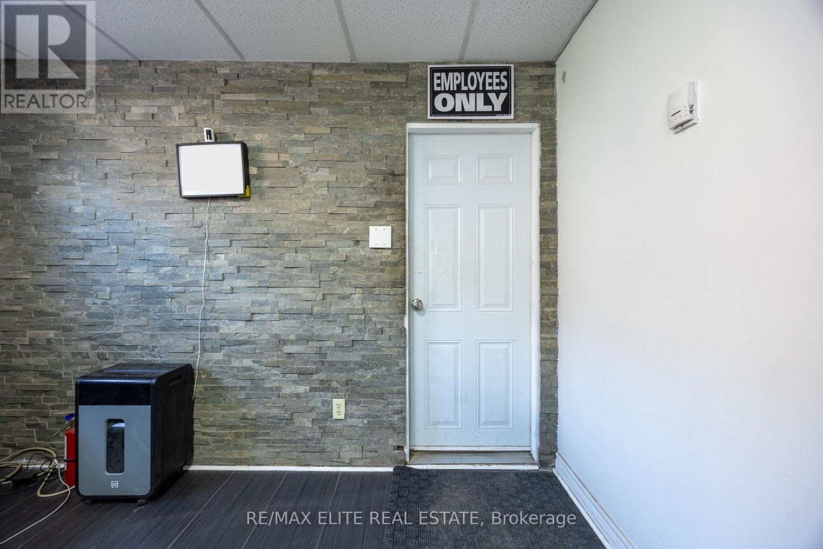 20 Jenet Avenue Property Photo 15