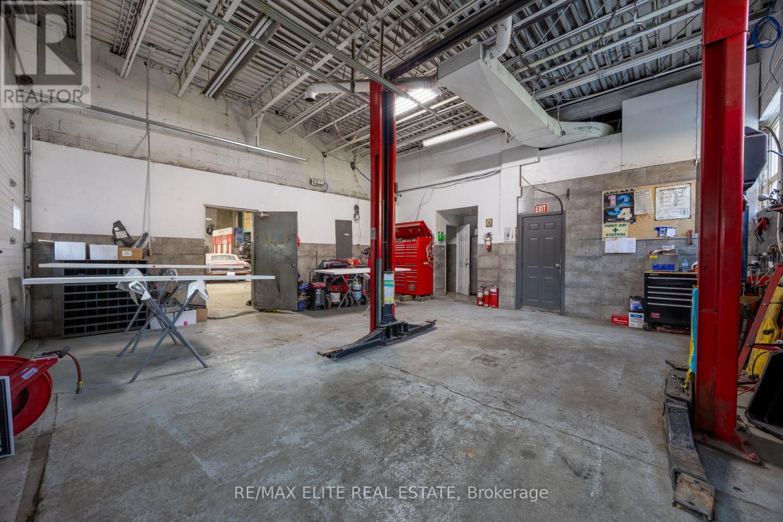 20 Jenet Avenue Property Photo 18