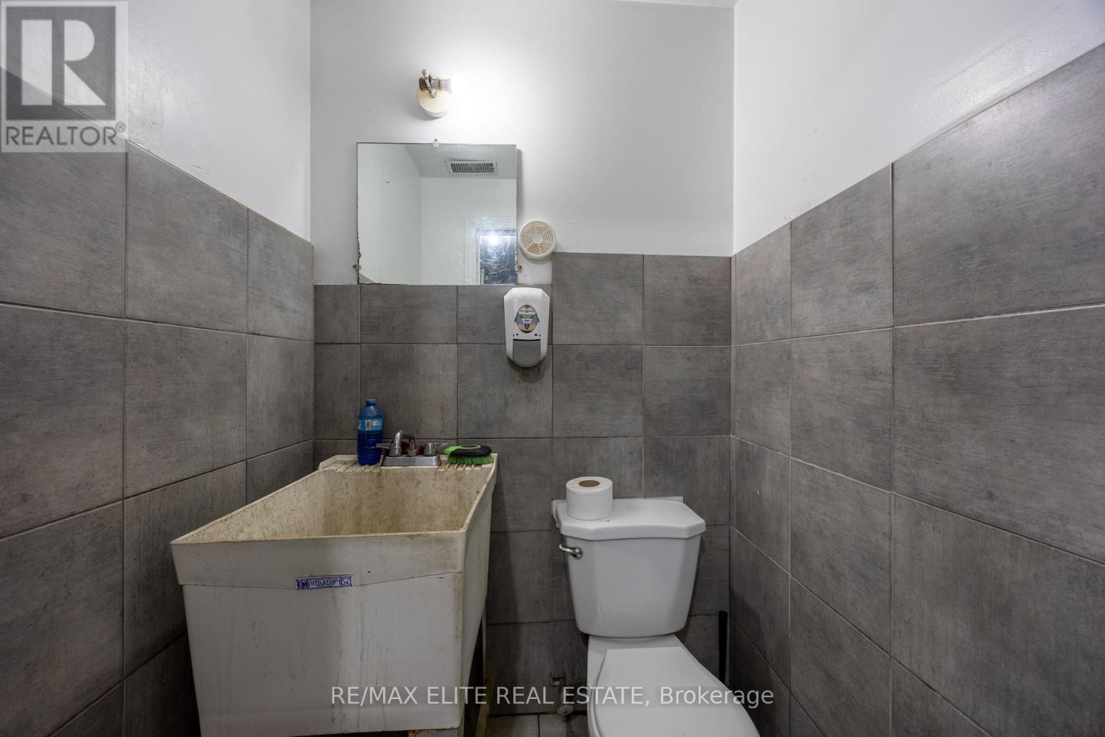 20 Jenet Avenue Property Photo 19