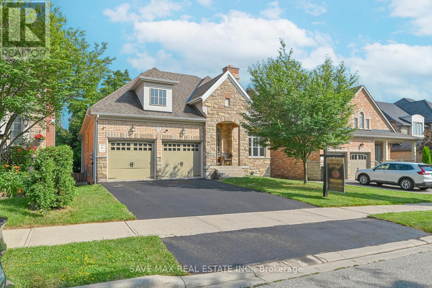11 Haywood Drive Property Photo 1