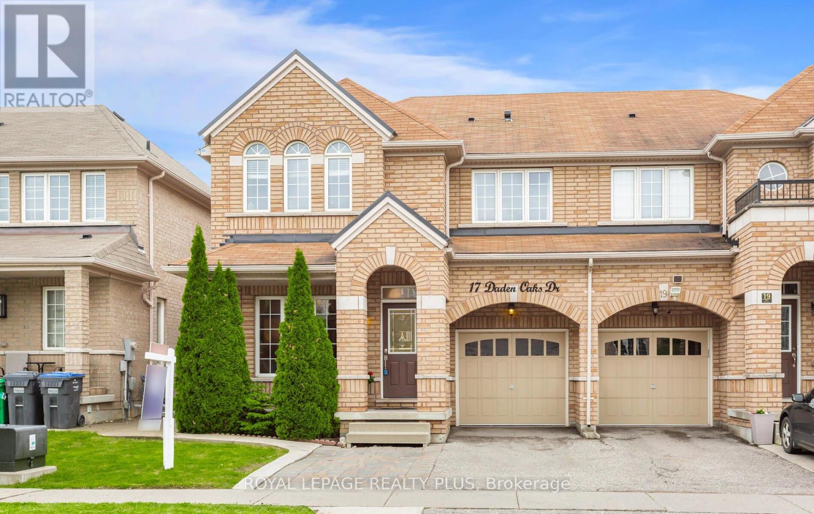 17 DADEN OAKS DRIVE
