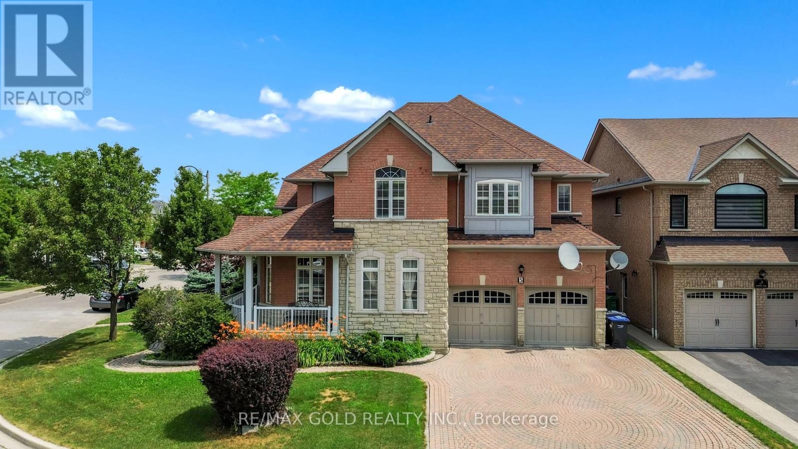 5 Saddler Avenue E Property Photo 1