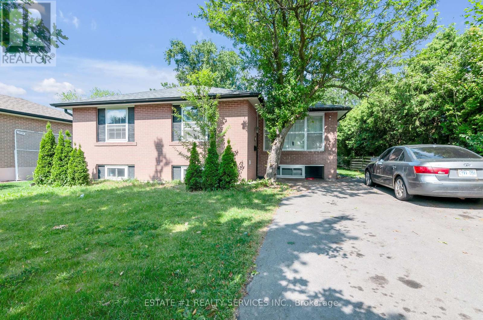 9 Dowling Crescent Property Photo 1