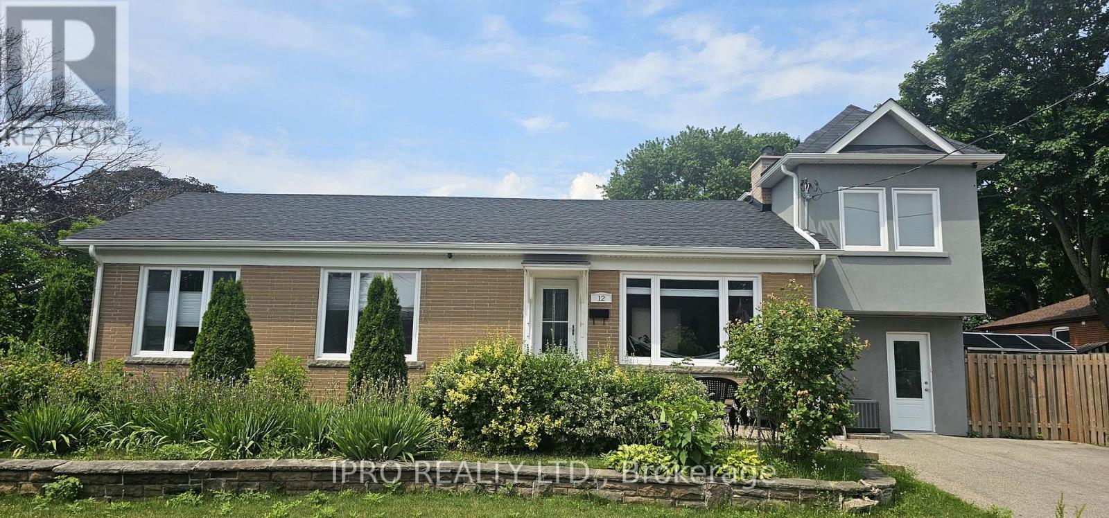 12 Rollins Pl Property Photo 1