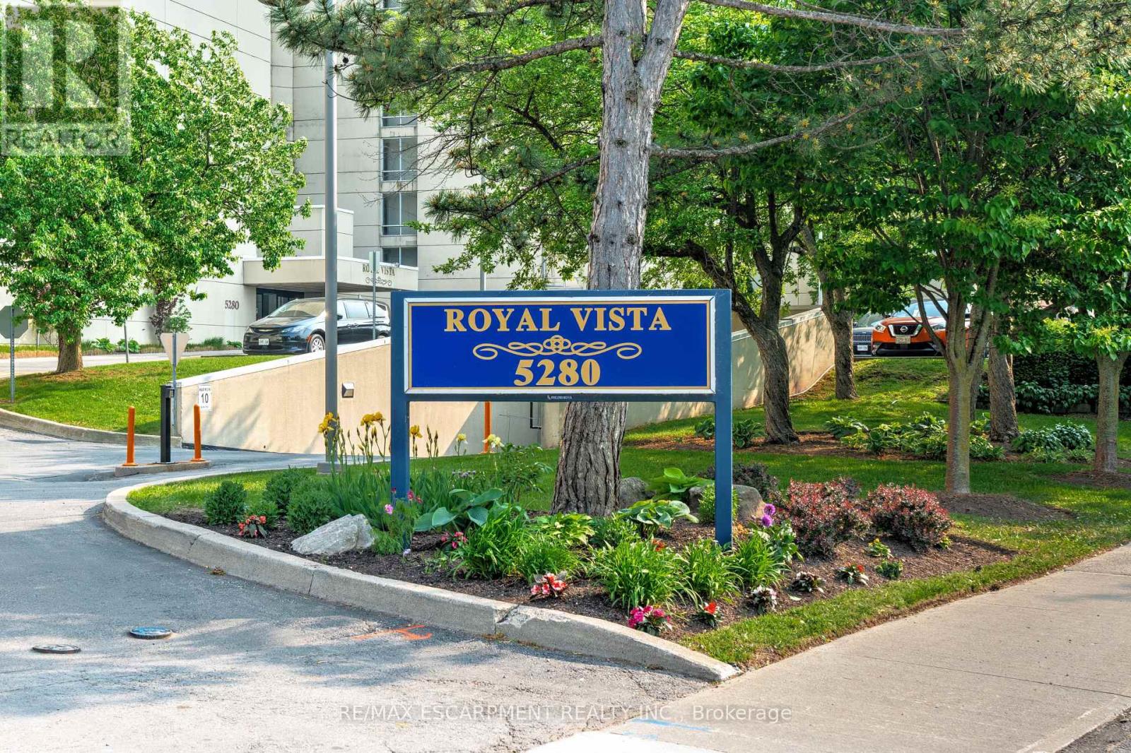 205 - 5280 Lakeshore Road Property Photo 1