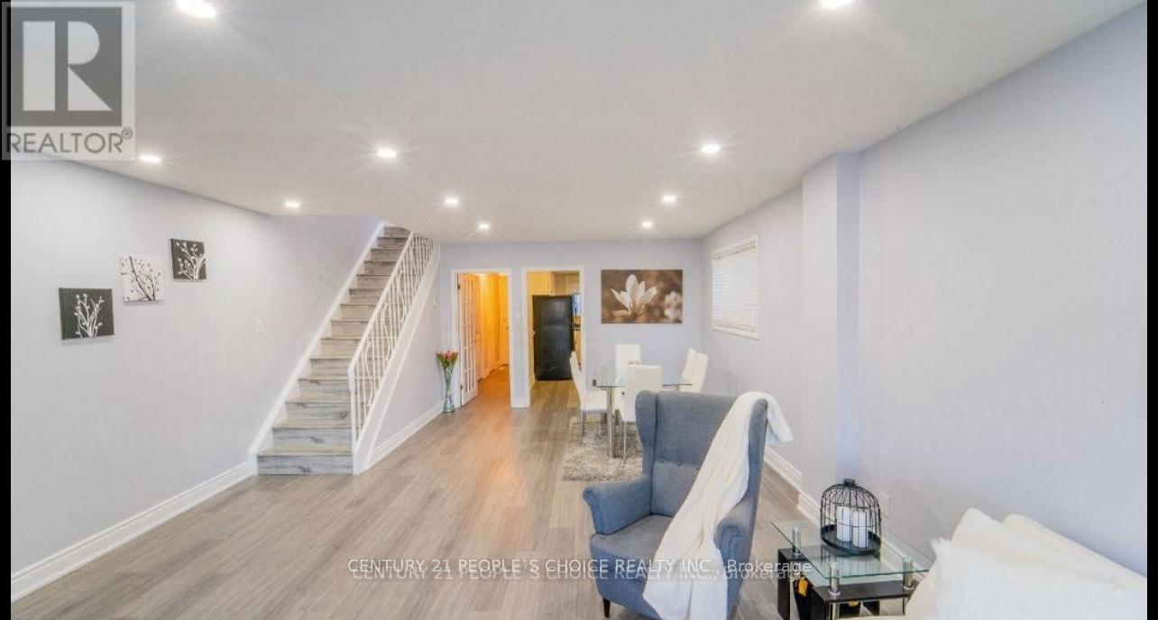 62 Corby Crescent Property Photo 1