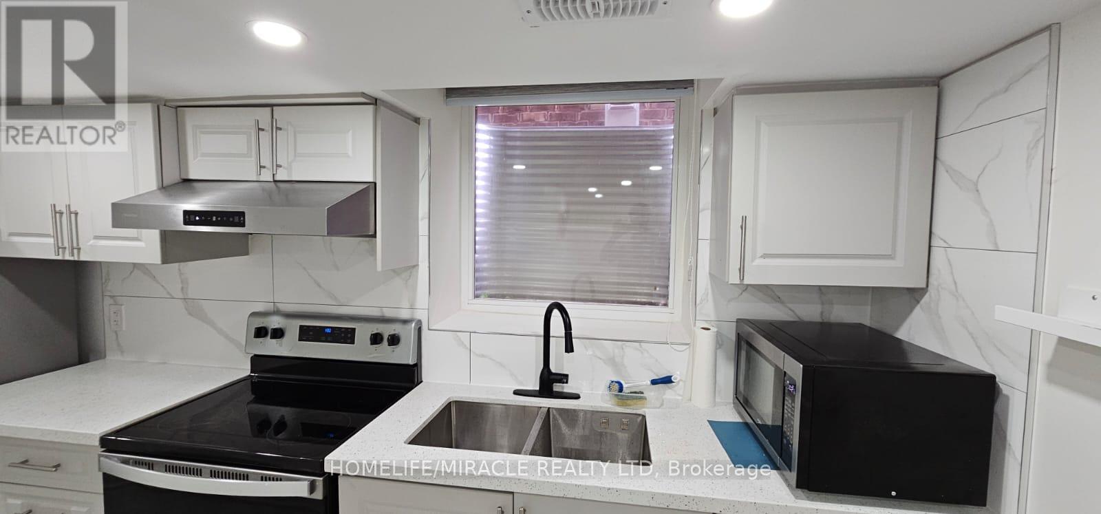 1428 Sycamore Gardens Property Photo 1