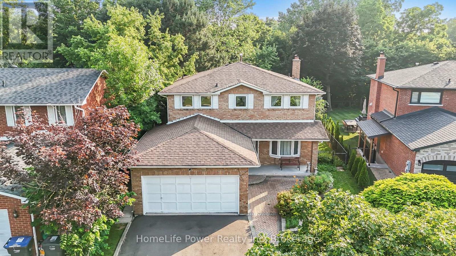 32 CHOPIN CRESCENT
